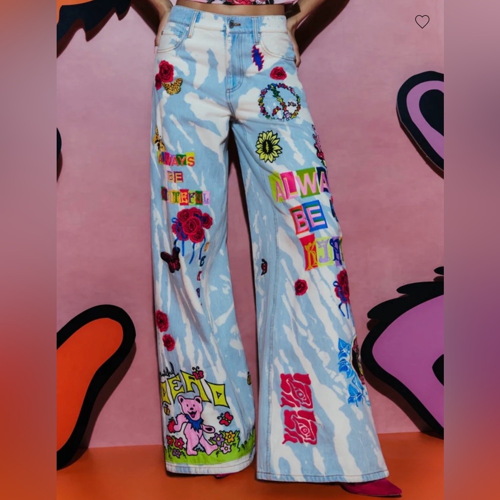 A+O X GRATEFUL DEAD AMAZING JEAN

Introducing A+O x Grateful Dead.